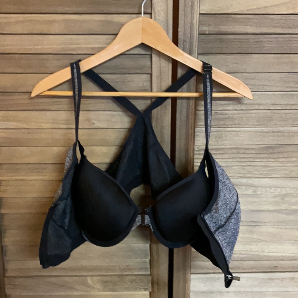 Victoria’s Secret sports bra - Picture 3 of 3